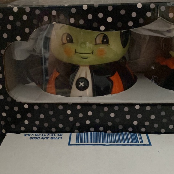 Johanna Parker Mr and Mrs Frank Mug Set of 2 - Picture 4 of 6